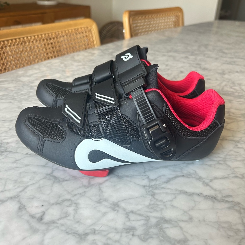 Peloton Shoes Size 38 (Size 7)